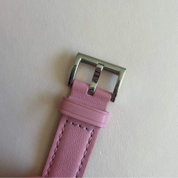 Marc Jacobs The Round Watch 32mm Pink Leather Band Iridescent Watch Face - Picture 12 of 13